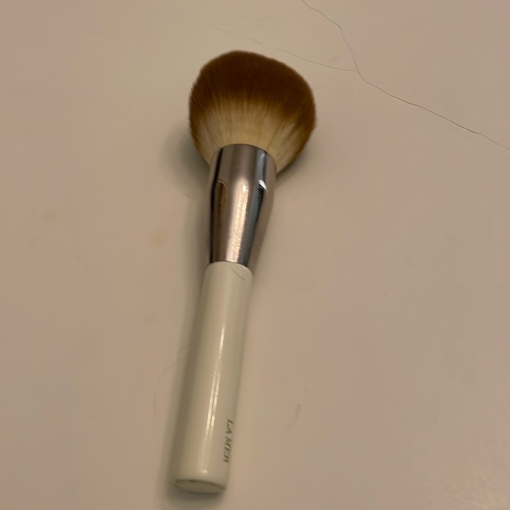 La Mer powder brush